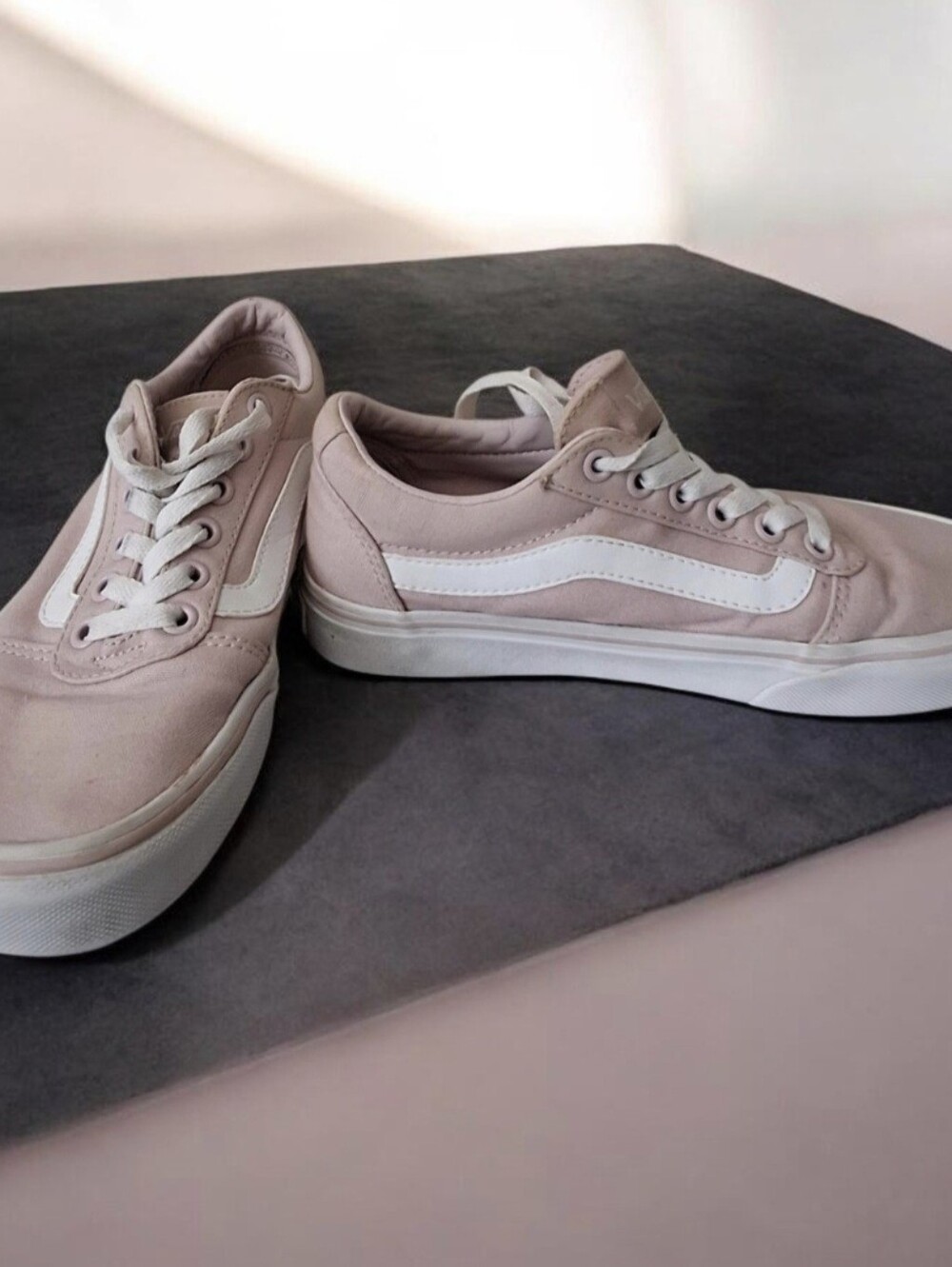 VANS Old Skool Pink/White Low Top Lace-Up Sneakers Womens 6